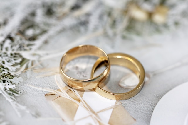 ¿Qué simbolizan los anillos de boda?